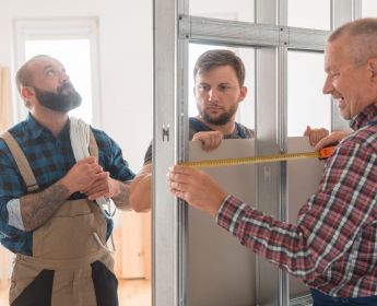 Cloison en placoplatre : 2 façons d’effectuer les réparations