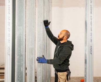 Profilé pour cloison en placoplatre : les étapes de montage